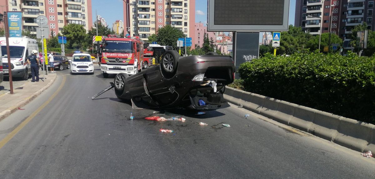 Başakşehir de sürücü, aracıyla takla attı: 3 yaralı #2